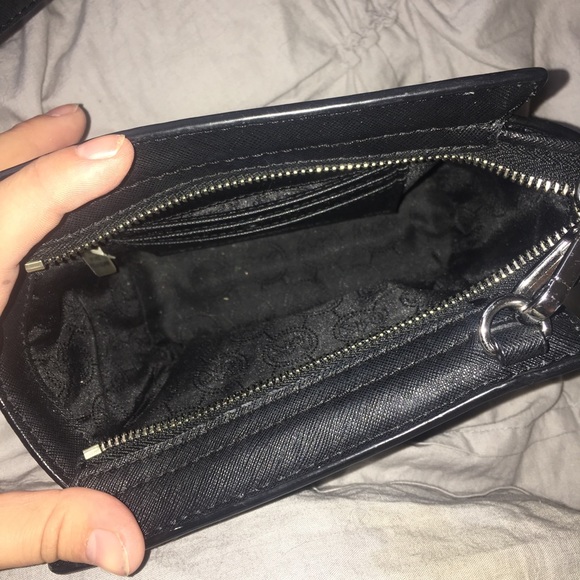 Micheal kors black mini purse - Picture 3 of 6